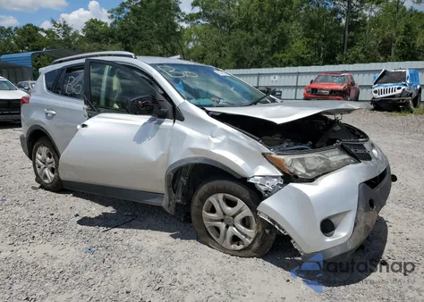 2015 Toyota Rav4 Le z USA, uszkodzony, nr VIN JTMZFREV0FD069321